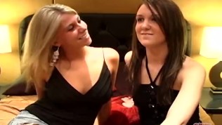 GIRLS GONE WILD – Teen Besties Jessica and Ashleigh Get Comfortable With Each Other